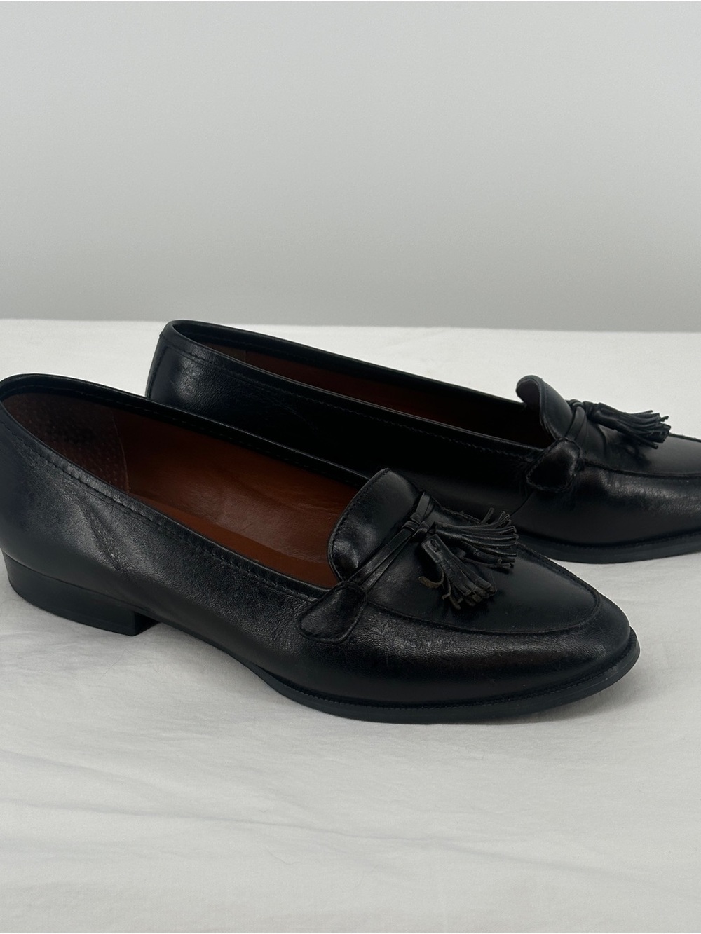 Women’s Vintage 5 1/2 Etienne Aigner Black Leather Tassel Loafers Old Money